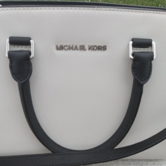 Sale🎄MICHAEL KORS purse - Picture 9 of 10